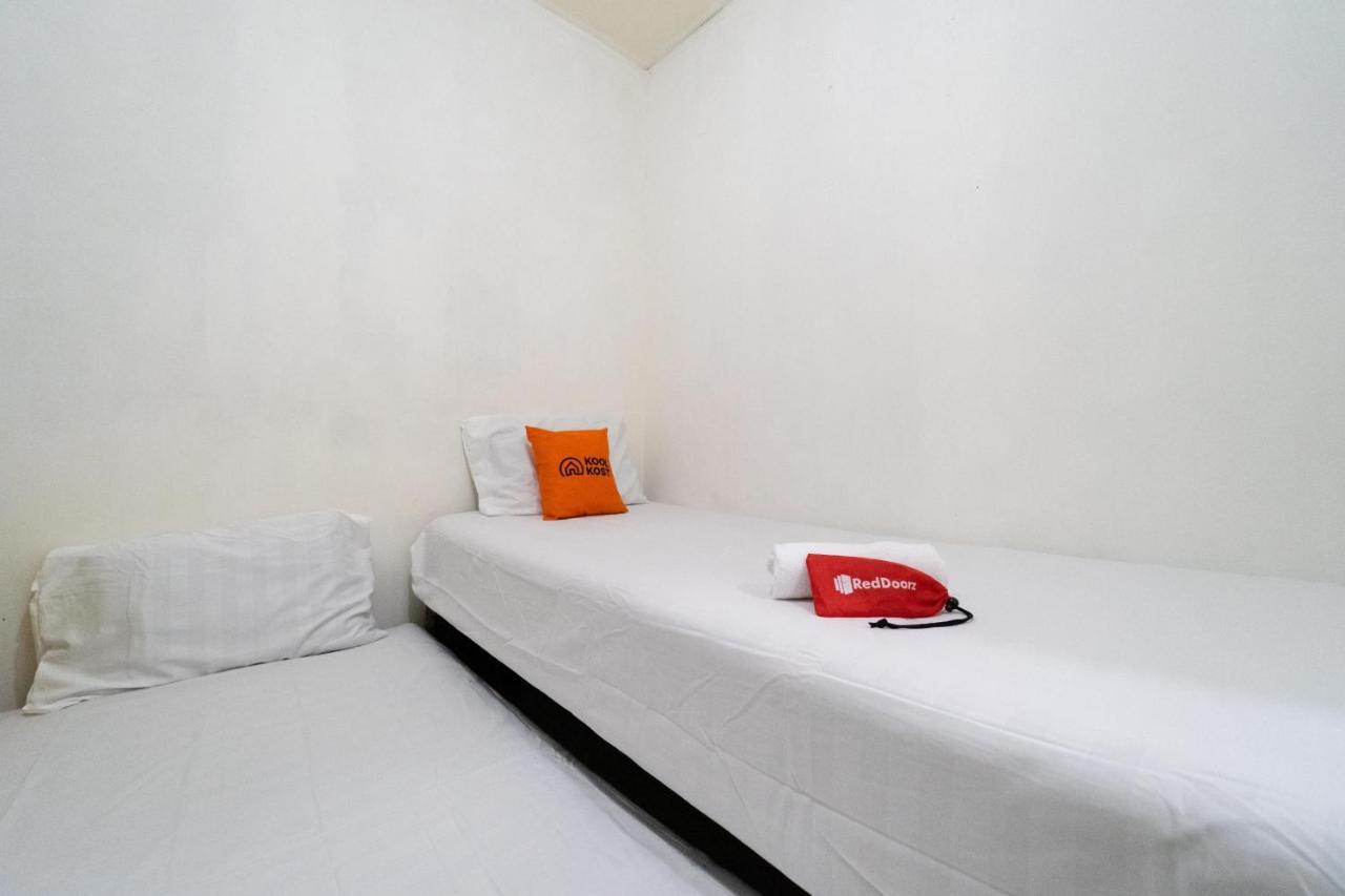 Guest house Koolkost Near Mercu Buana University